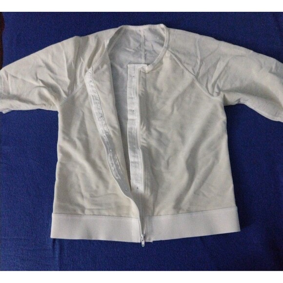 Veronique Design Compression Top w Sleeve - Picture 7 of 10